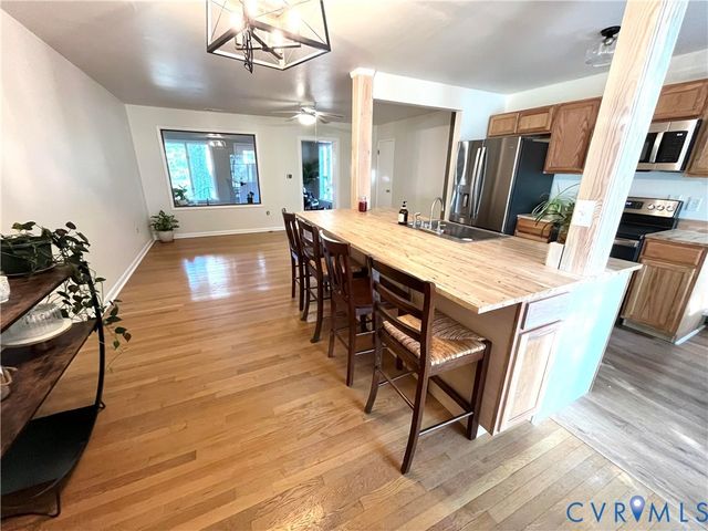 1670 Holly Dr, Gloucester Point, VA 23062