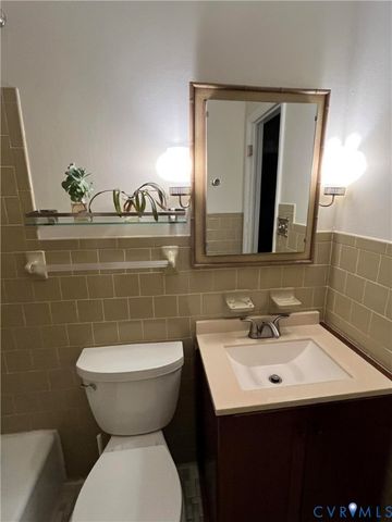 1670 Holly Dr, Gloucester Point, VA 23062