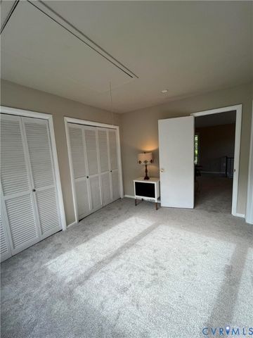 1670 Holly Dr, Gloucester Point, VA 23062