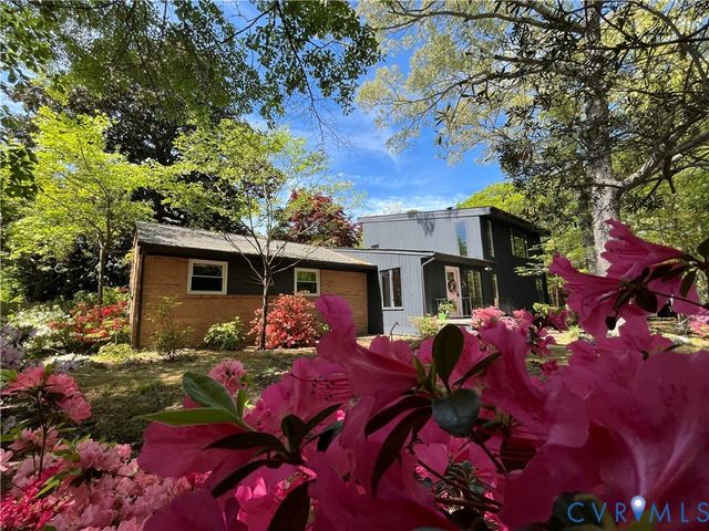 1670 Holly Dr, Gloucester Point, VA 23062