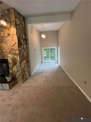 1670 Holly Dr, Gloucester Point, VA 23062