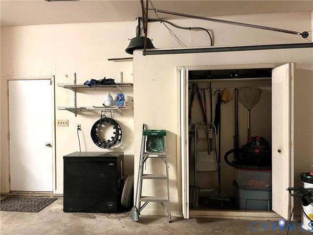 1670 Holly Dr, Gloucester Point, VA 23062