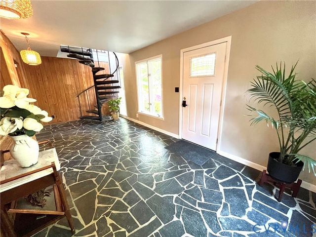 1670 Holly Dr, Gloucester Point, VA 23062