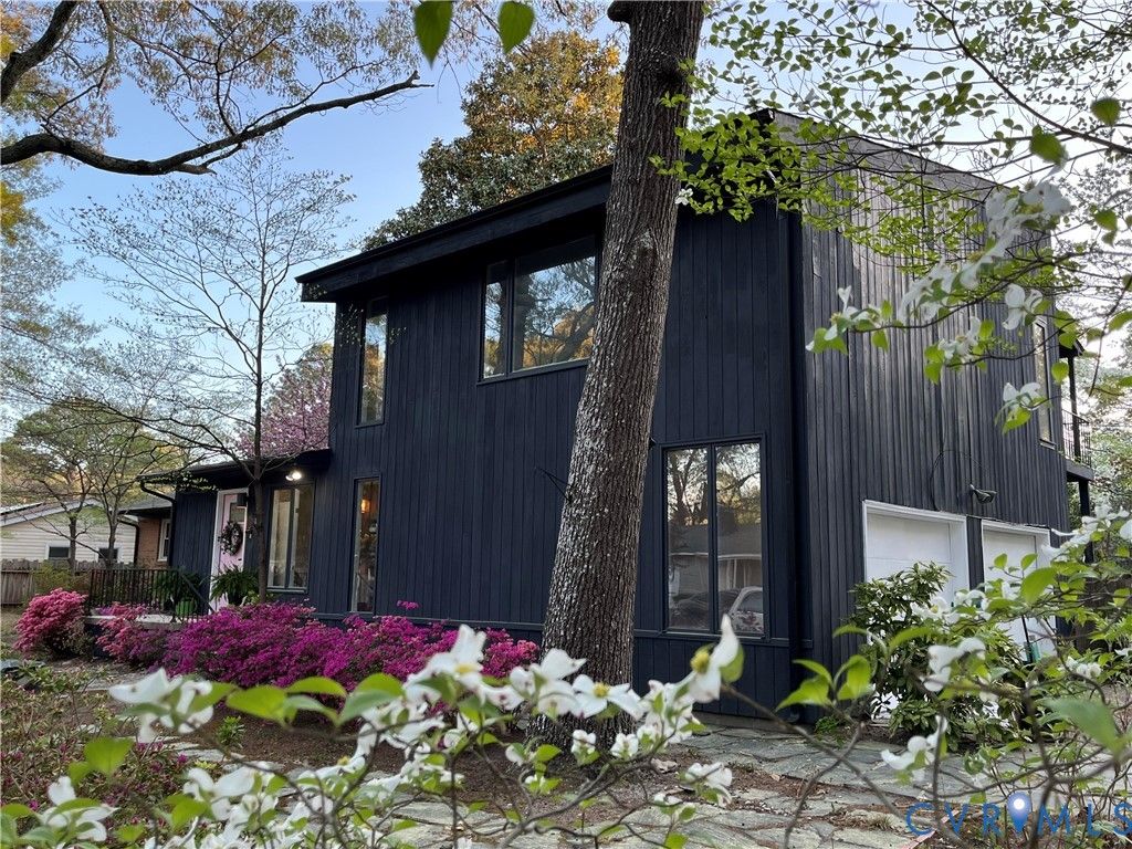 1670 Holly Dr, Gloucester Point, VA 23062