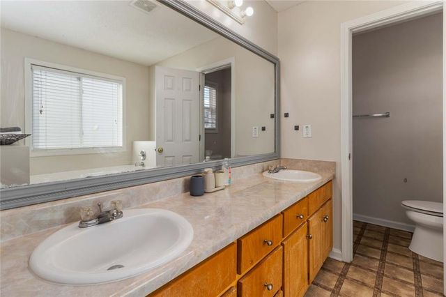 802 Spicebush Path, Locust Grove, GA 30248