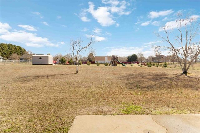 802 Spicebush Path, Locust Grove, GA 30248