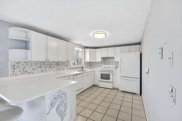 27 Madeline Road, East Falmouth, MA 02536