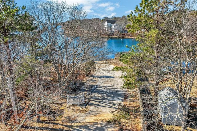 27 Madeline Road, East Falmouth, MA 02536