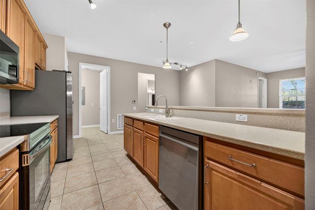 7901 SEMINOLE BOULEVARD 1103, Seminole, FL 33772