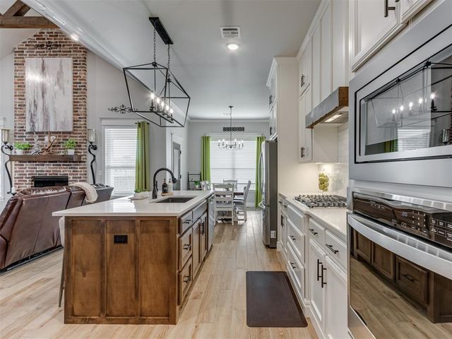 9220 NW 82nd Street, Yukon, OK 73099