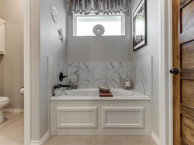 9220 NW 82nd Street, Yukon, OK 73099