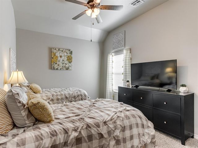 9220 NW 82nd Street, Yukon, OK 73099