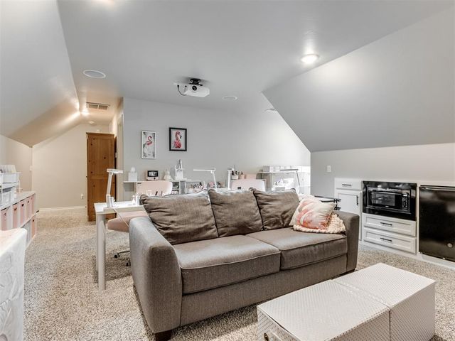 9220 NW 82nd Street, Yukon, OK 73099