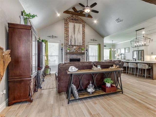 9220 NW 82nd Street, Yukon, OK 73099