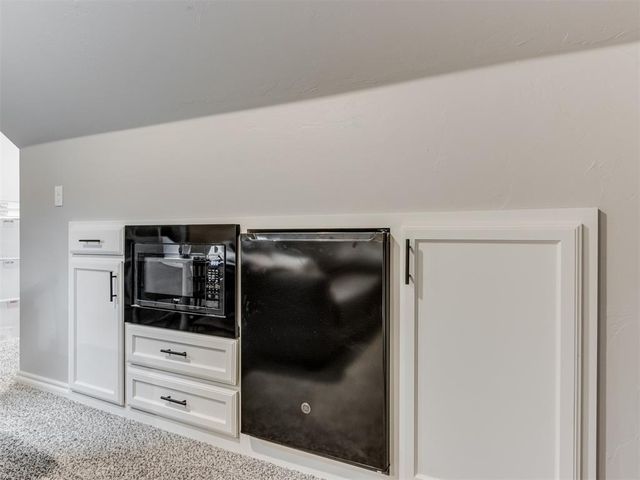 9220 NW 82nd Street, Yukon, OK 73099