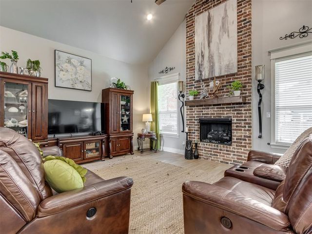 9220 NW 82nd Street, Yukon, OK 73099