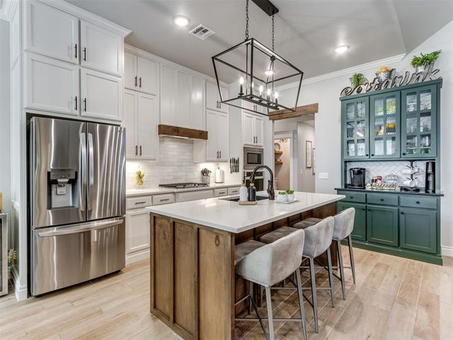 9220 NW 82nd Street, Yukon, OK 73099