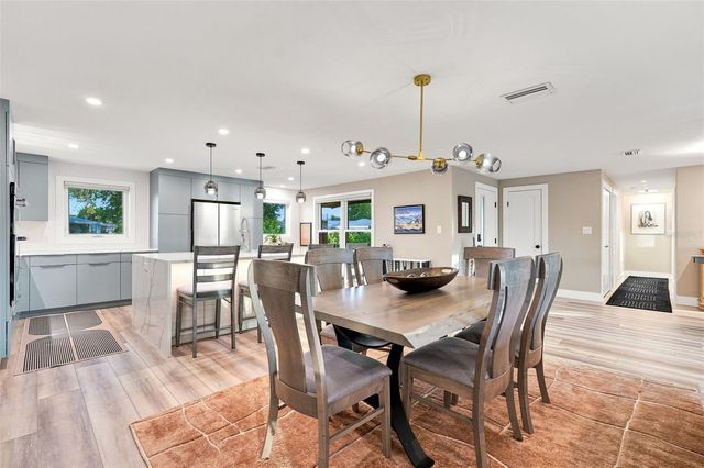 2303 CONSTITUTION BOULEVARD, Sarasota, FL 34231