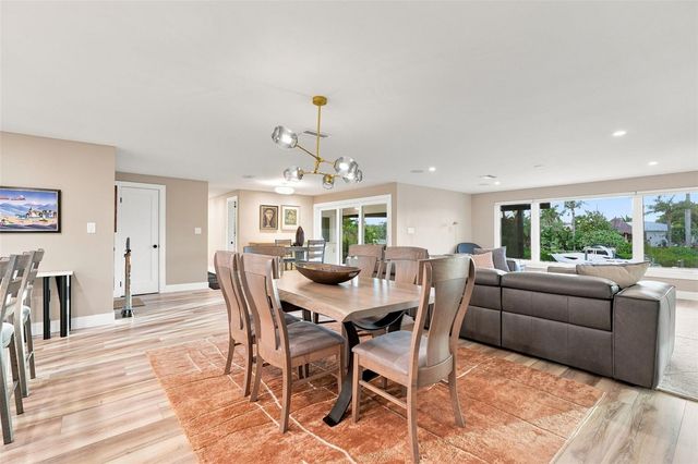 2303 CONSTITUTION BOULEVARD, Sarasota, FL 34231