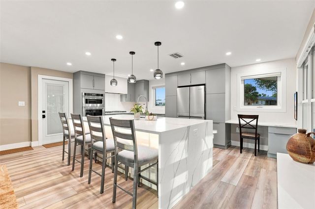 2303 CONSTITUTION BOULEVARD, Sarasota, FL 34231