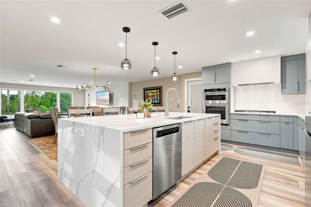 2303 CONSTITUTION BOULEVARD, Sarasota, FL 34231