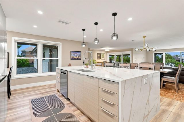2303 CONSTITUTION BOULEVARD, Sarasota, FL 34231