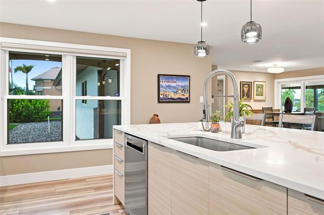 2303 CONSTITUTION BOULEVARD, Sarasota, FL 34231