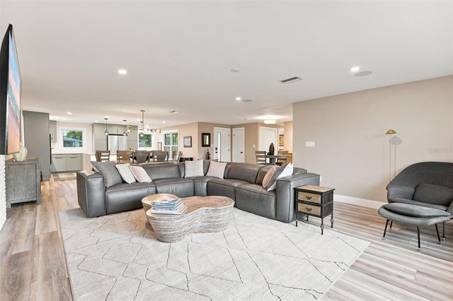 2303 CONSTITUTION BOULEVARD, Sarasota, FL 34231