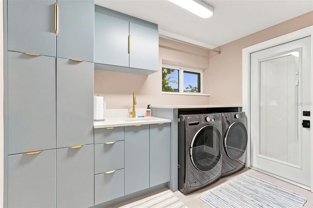 2303 CONSTITUTION BOULEVARD, Sarasota, FL 34231
