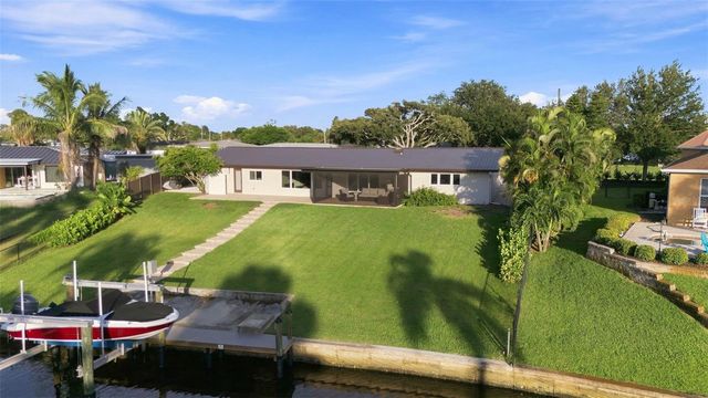 2303 CONSTITUTION BOULEVARD, Sarasota, FL 34231