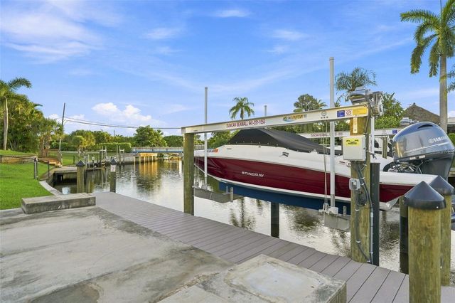 2303 CONSTITUTION BOULEVARD, Sarasota, FL 34231