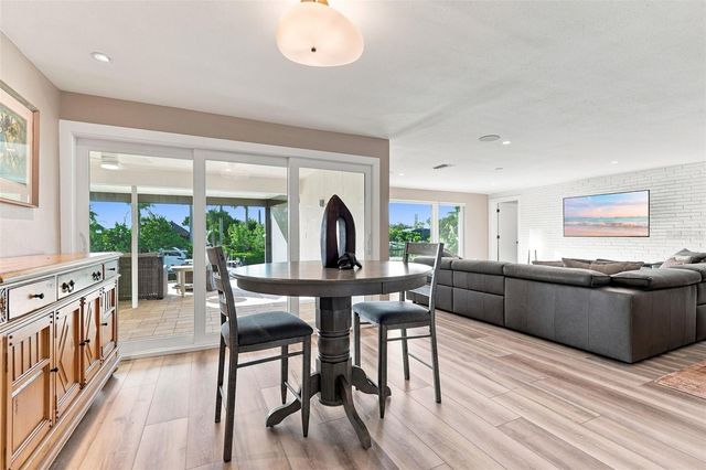 2303 CONSTITUTION BOULEVARD, Sarasota, FL 34231