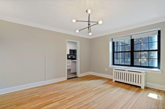 295 N Broadway 27, Yonkers, NY 10701