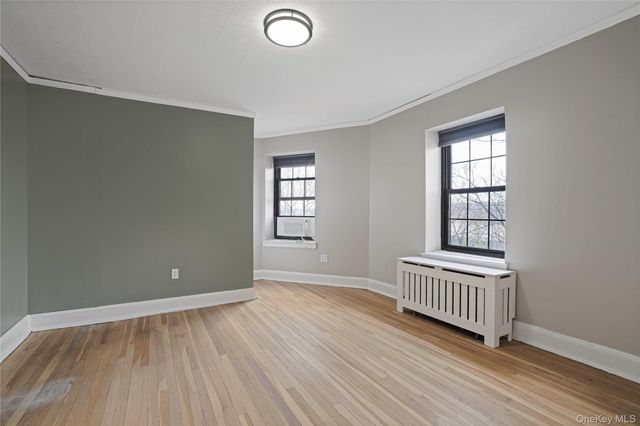 295 N Broadway 27, Yonkers, NY 10701