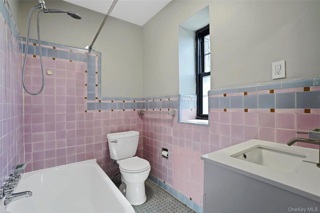 295 N Broadway 27, Yonkers, NY 10701