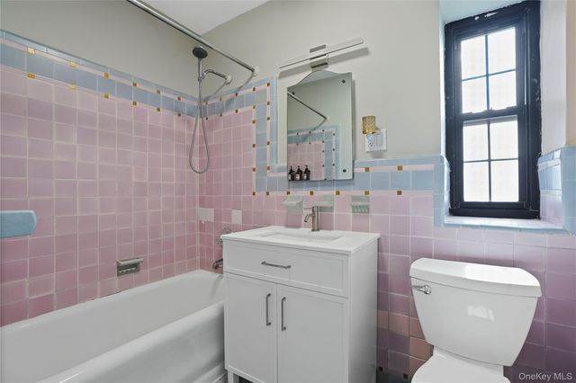 295 N Broadway 27, Yonkers, NY 10701