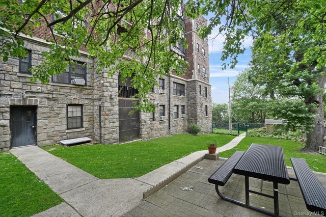 295 N Broadway 27, Yonkers, NY 10701
