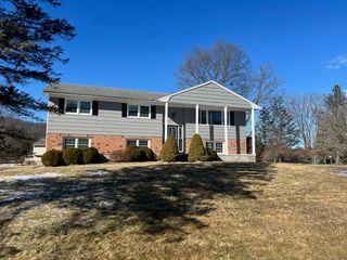 12 Briarwood Drive, Middletown, NY 10940