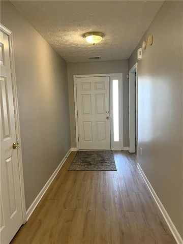 948 Village View Circle, Loganville, GA 30052