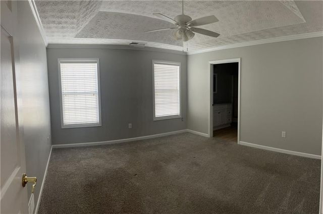 948 Village View Circle, Loganville, GA 30052