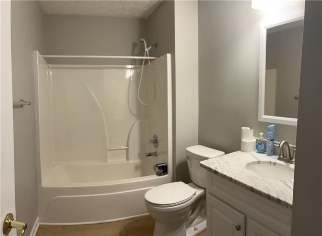 948 Village View Circle, Loganville, GA 30052