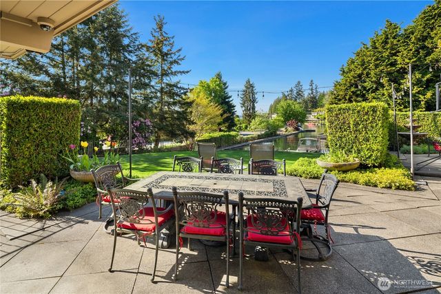3111 Hunts Point Circle, Hunts Point, WA 98004