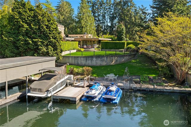 3111 Hunts Point Circle, Hunts Point, WA 98004