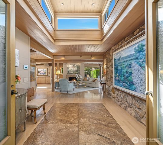 3111 Hunts Point Circle, Hunts Point, WA 98004