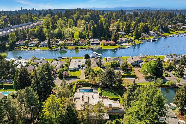 3111 Hunts Point Circle, Hunts Point, WA 98004