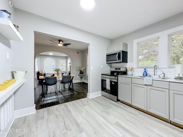 153 E 43RD Street E, Jacksonville, FL 32208