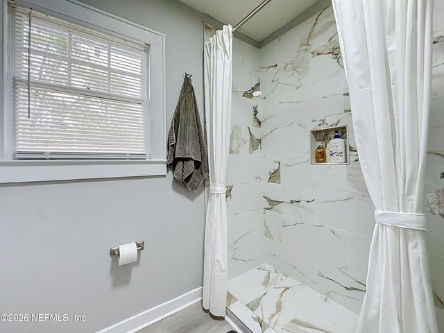 153 E 43RD Street E, Jacksonville, FL 32208