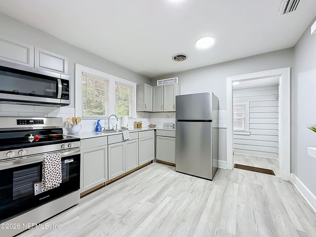 153 E 43RD Street E, Jacksonville, FL 32208
