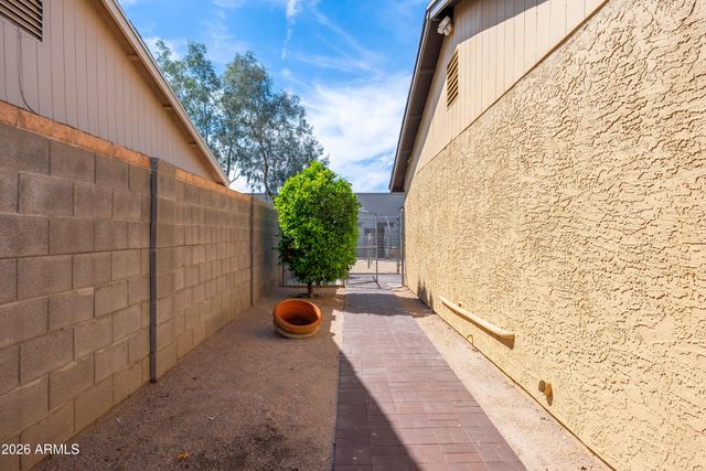 1916 N JAY Street, Chandler, AZ 85225