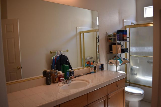 829 E Green Acres Drive, Fresno, CA 93720